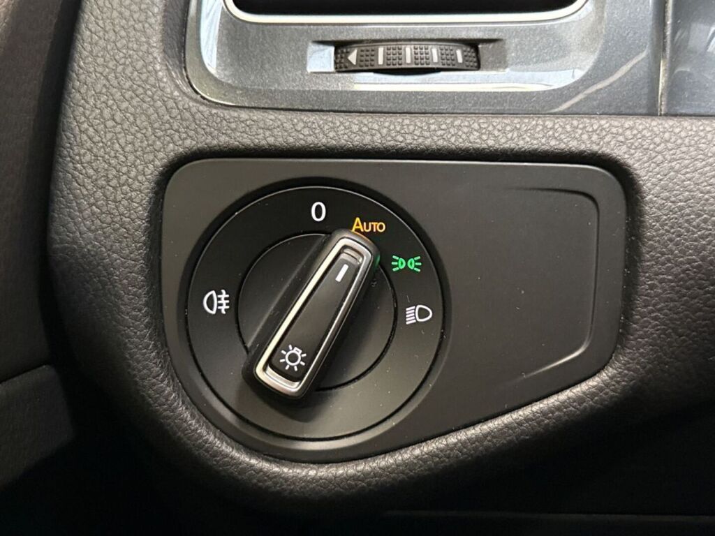 Volkswagen Golf 2018 Harmaa