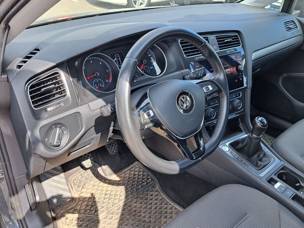 Volkswagen Golf 2018 Harmaa