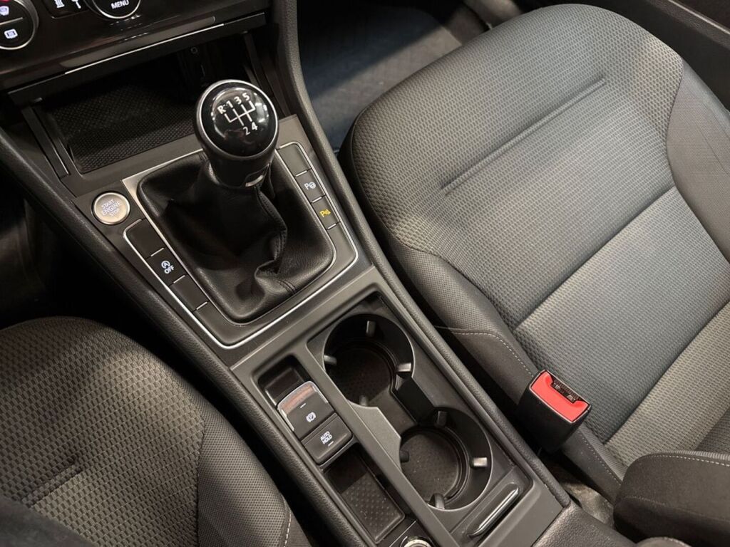 Volkswagen Golf 2018 Harmaa