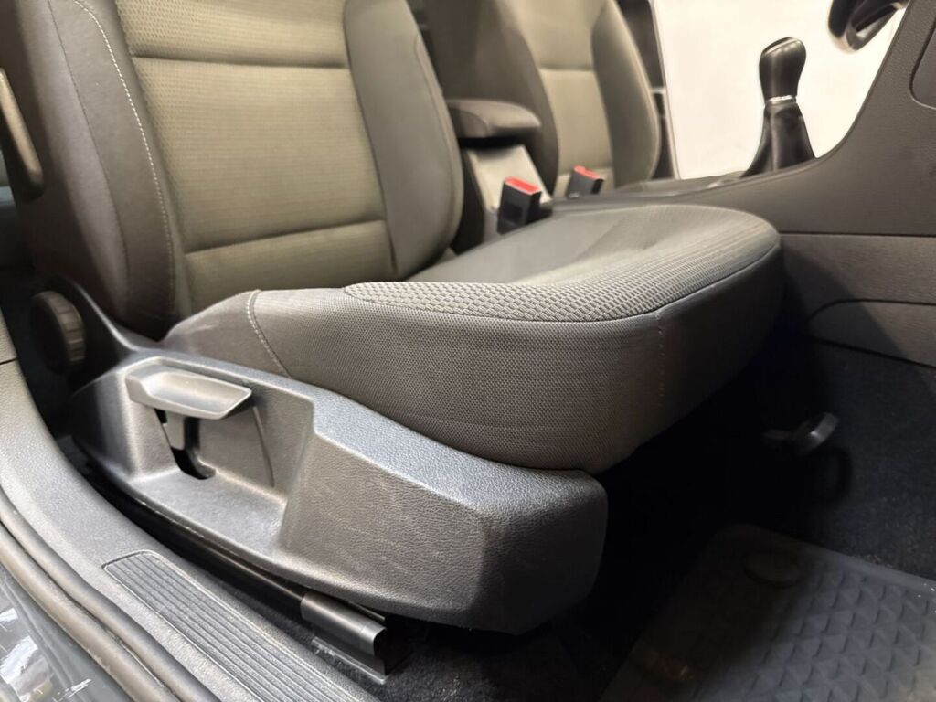 Volkswagen Golf 2018 Harmaa