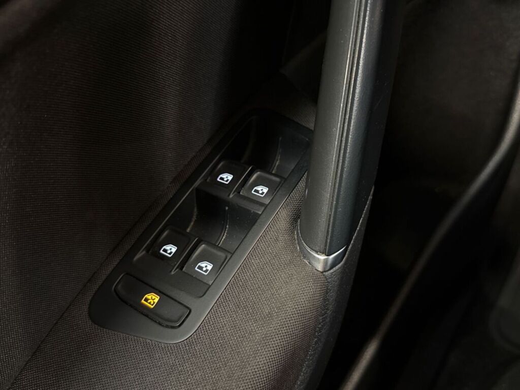 Volkswagen Golf 2018 Harmaa