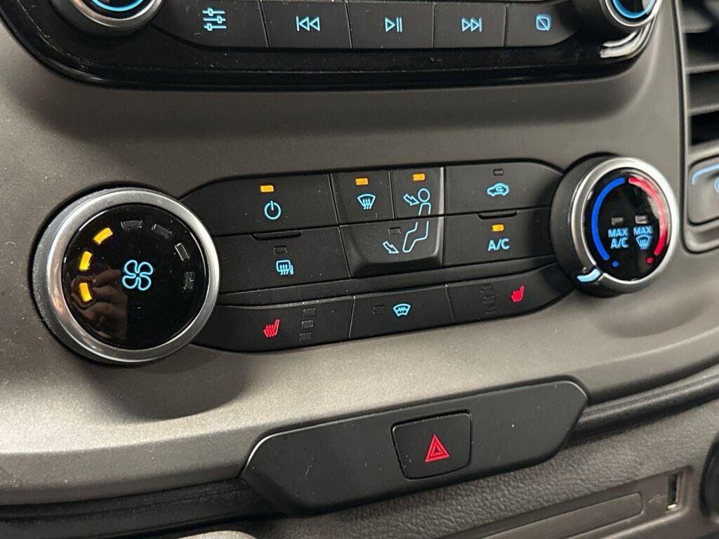 Ford Transit Custom 2020 Musta