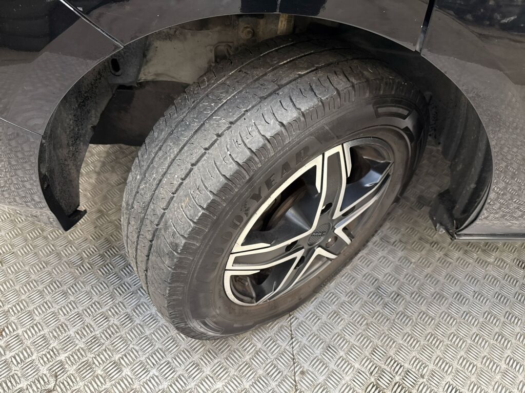 Ford Transit Custom 2020 Musta