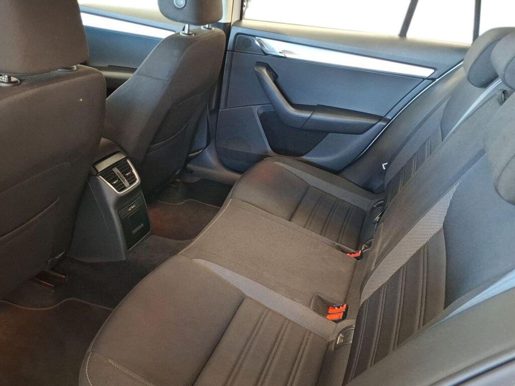 Skoda Octavia 2020 Valkoinen