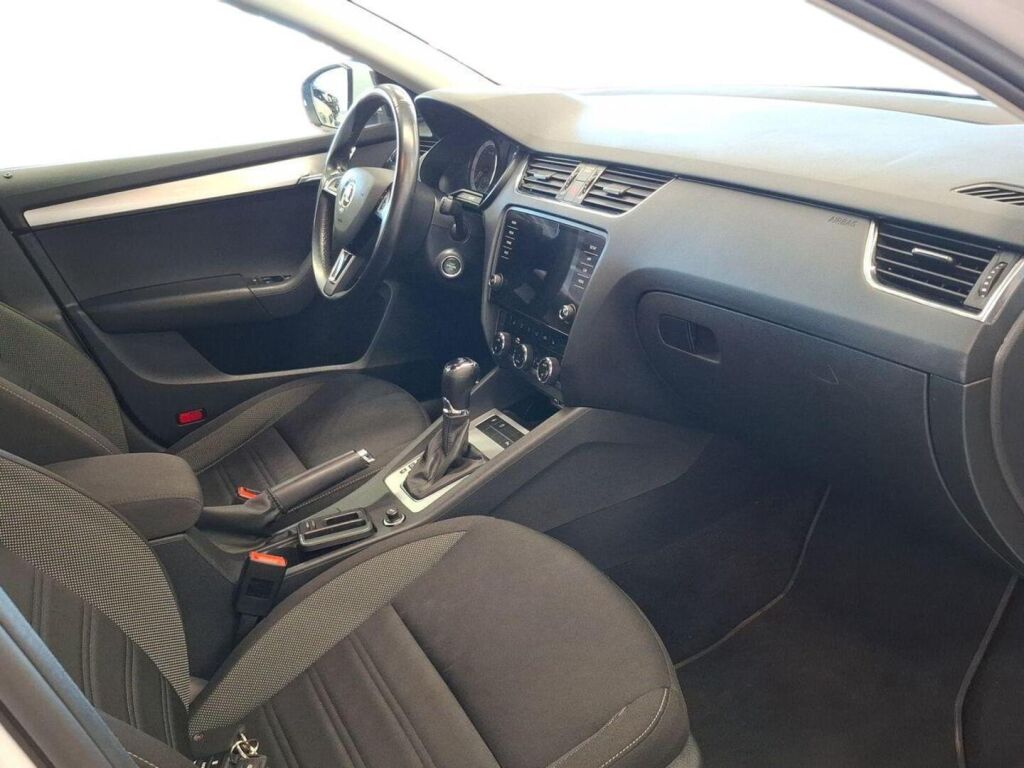 Skoda Octavia 2020 Valkoinen
