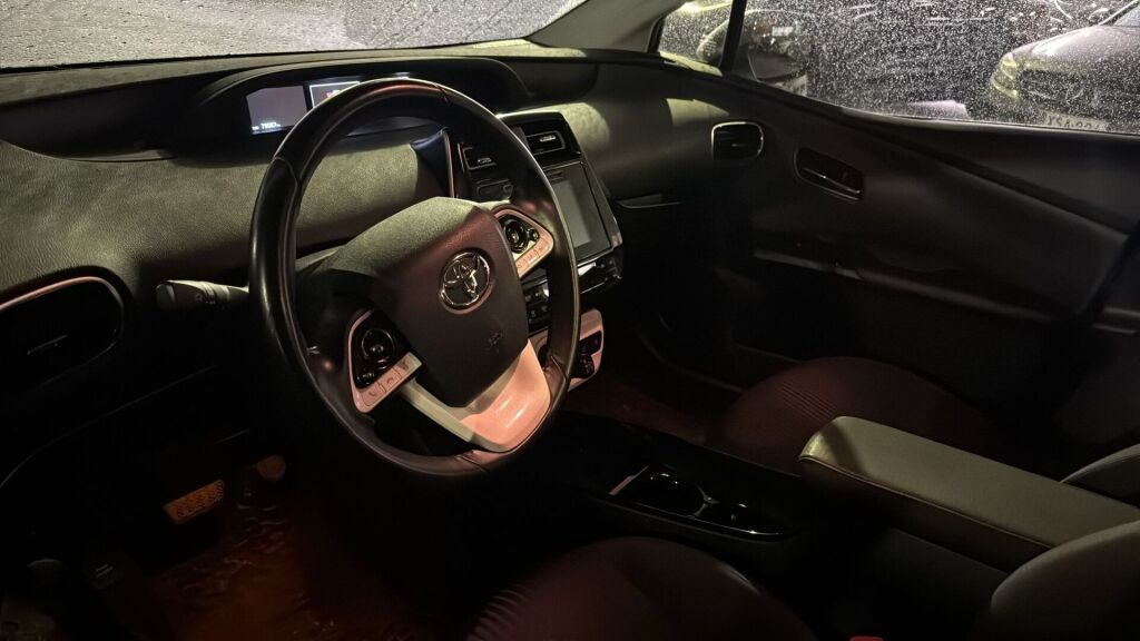 Toyota Prius 2017 Valkoinen