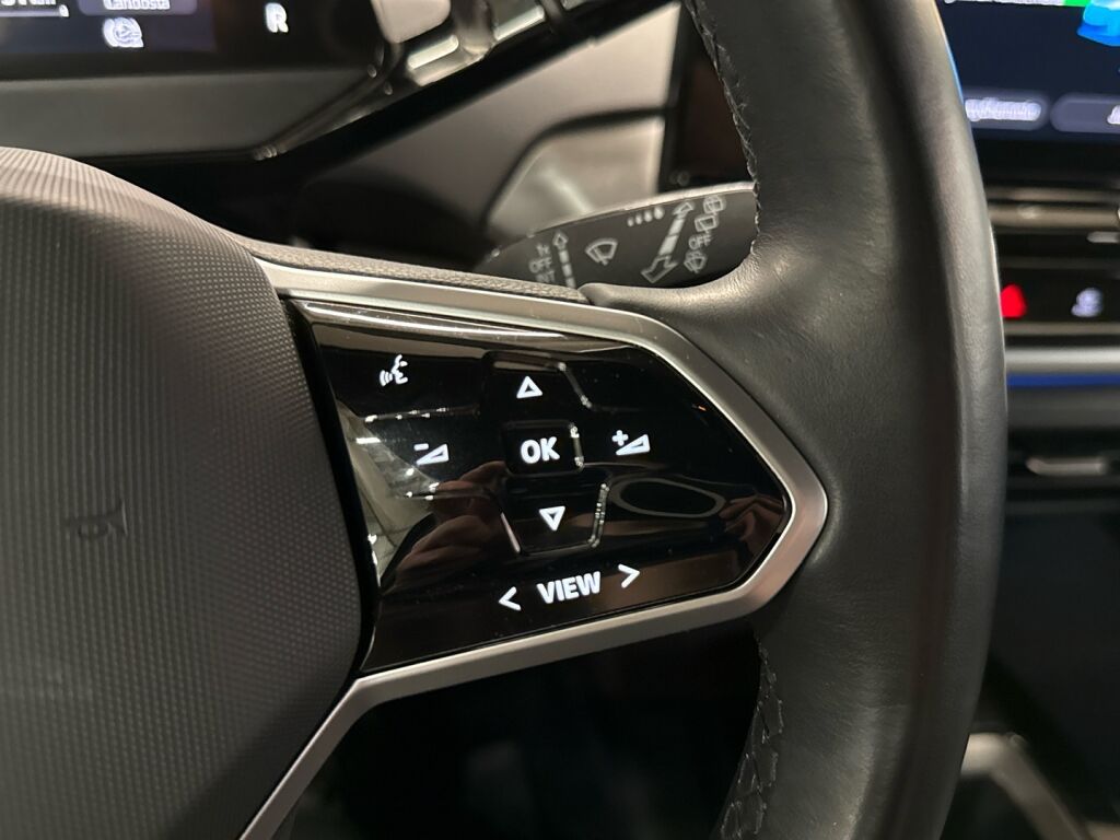 Volkswagen ID.4 2023 Musta