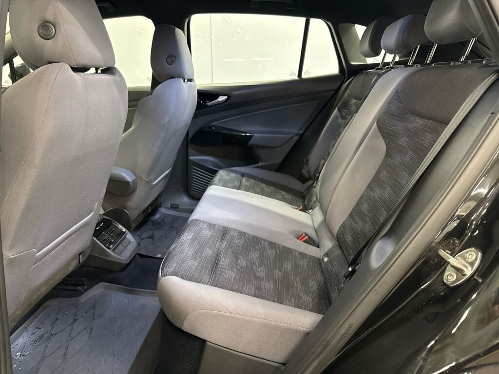 Volkswagen ID.4 2023 Musta