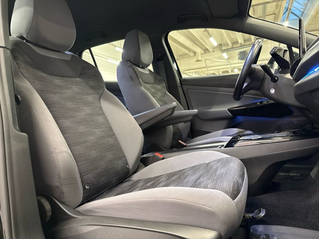 Volkswagen ID.4 2023 Musta