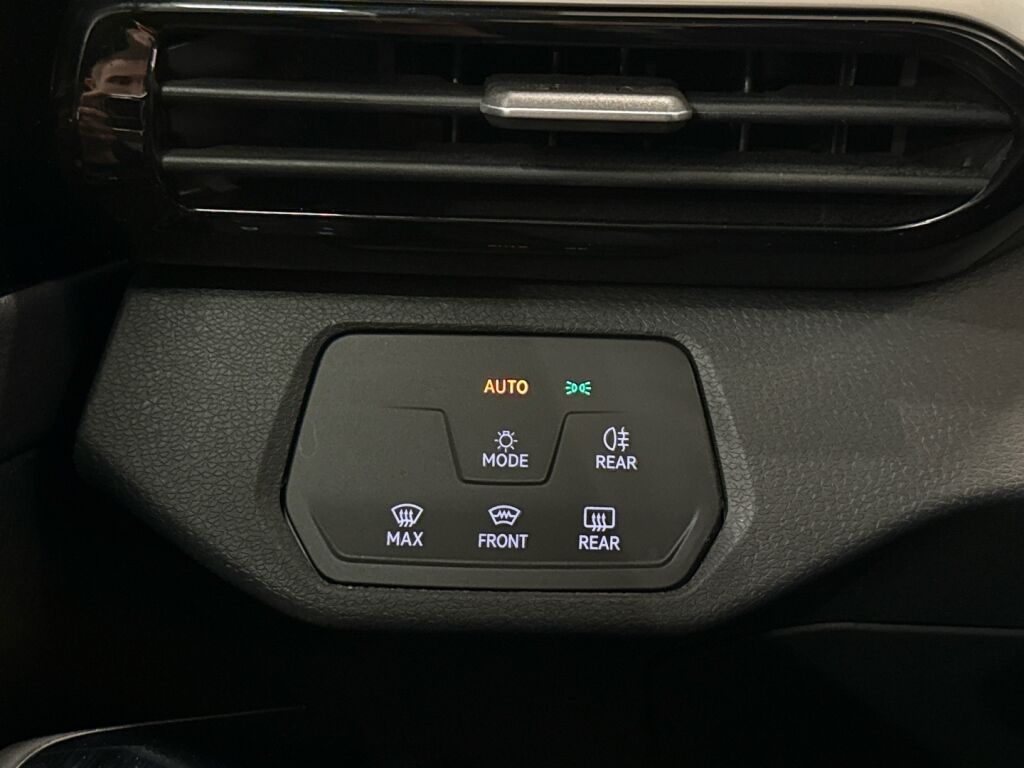 Volkswagen ID.4 2023 Musta