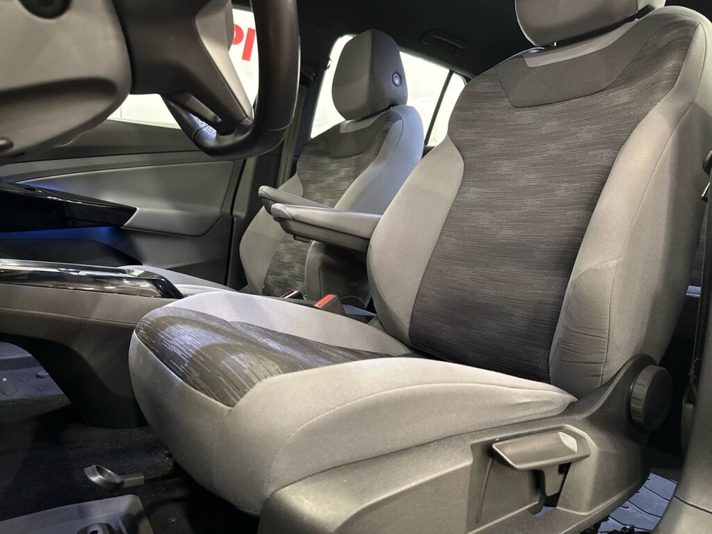 Volkswagen ID.4 2023 Musta