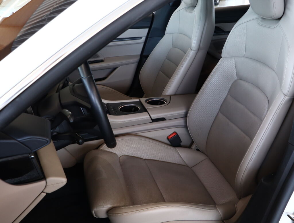 Porsche Taycan 2020 Valkoinen