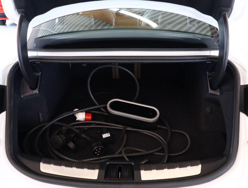 Porsche Taycan 2020 Valkoinen