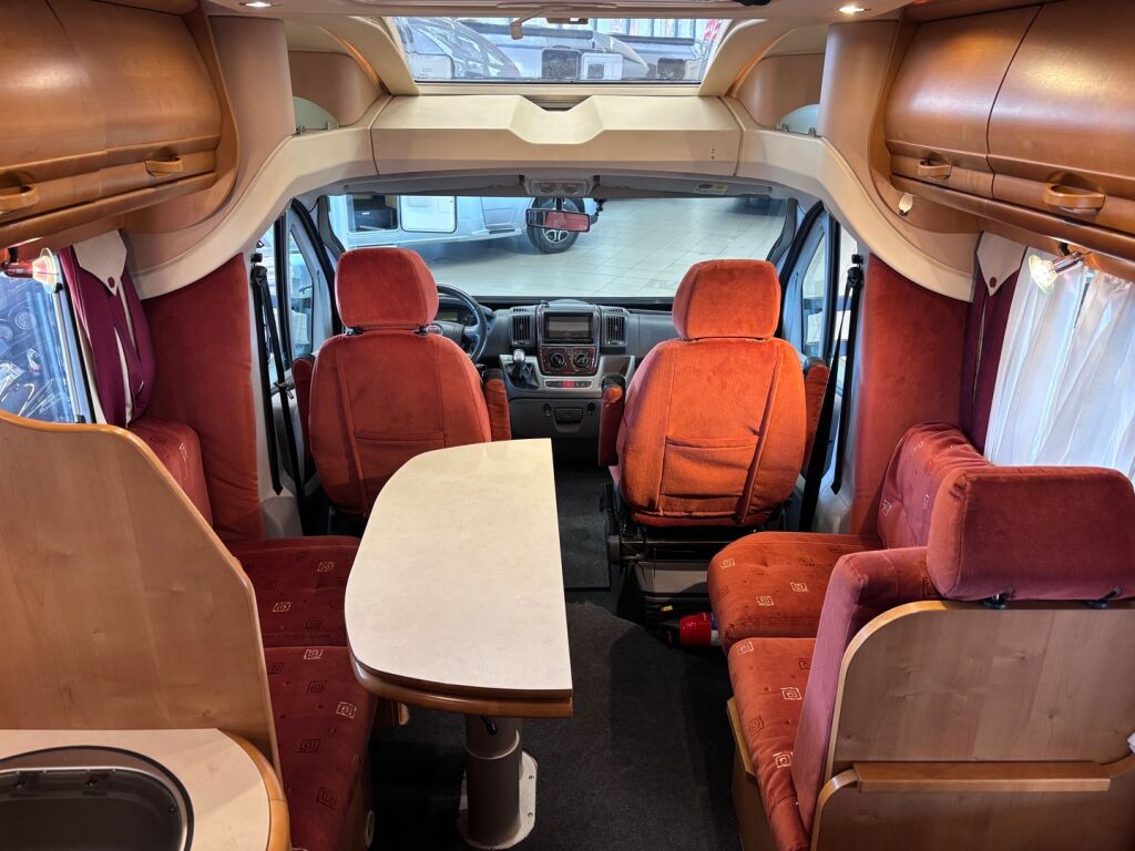 Rapido 7086F 2008 Harmaa