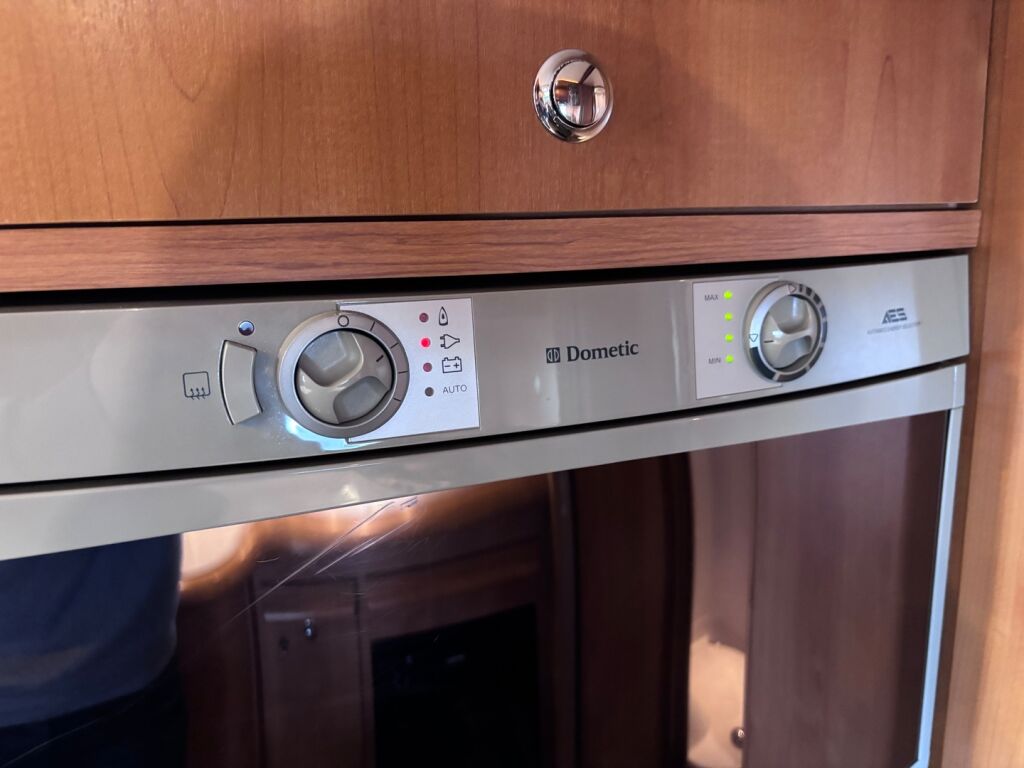 Rapido 7086F 2008 Harmaa