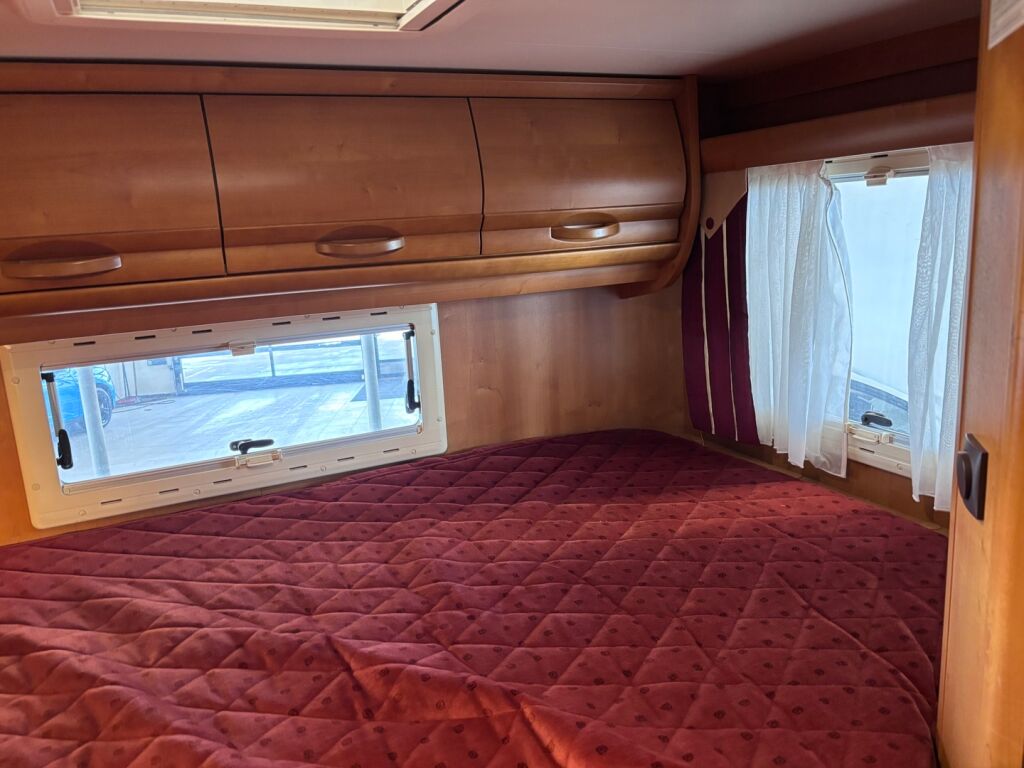 Rapido 7086F 2008 Harmaa