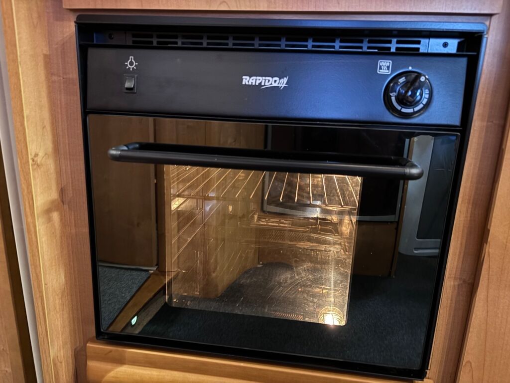 Rapido 7086F 2008 Harmaa