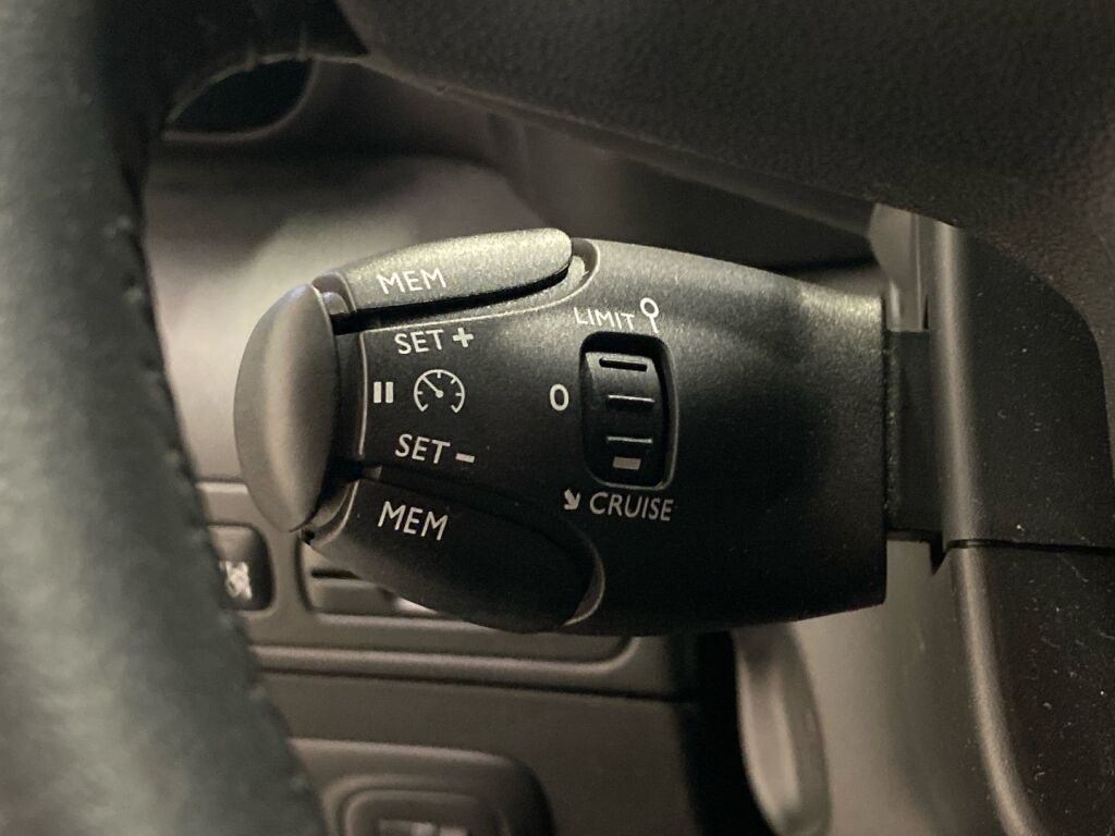 Citroen C3 Aircross 2020 Musta