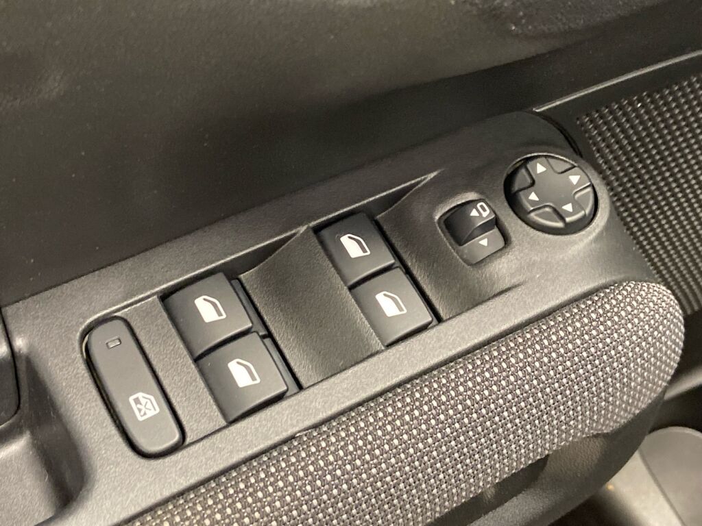 Citroen C3 Aircross 2020 Musta