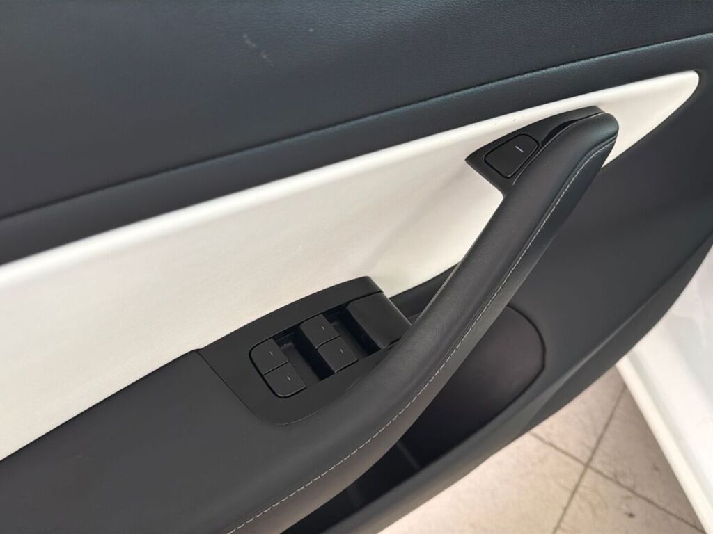 Tesla Model 3 2020 Valkoinen