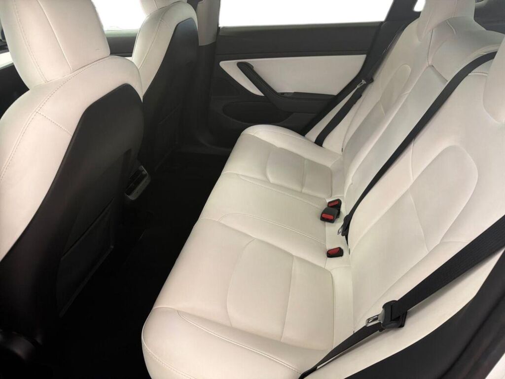 Tesla Model 3 2020 Valkoinen