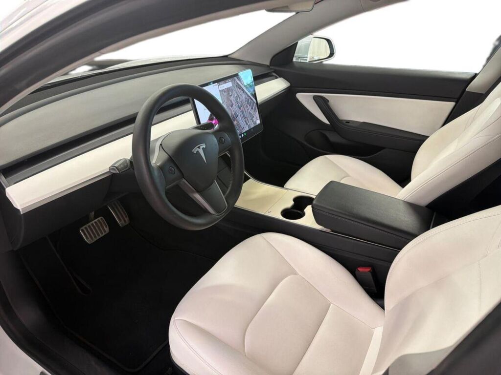 Tesla Model 3 2020 Valkoinen