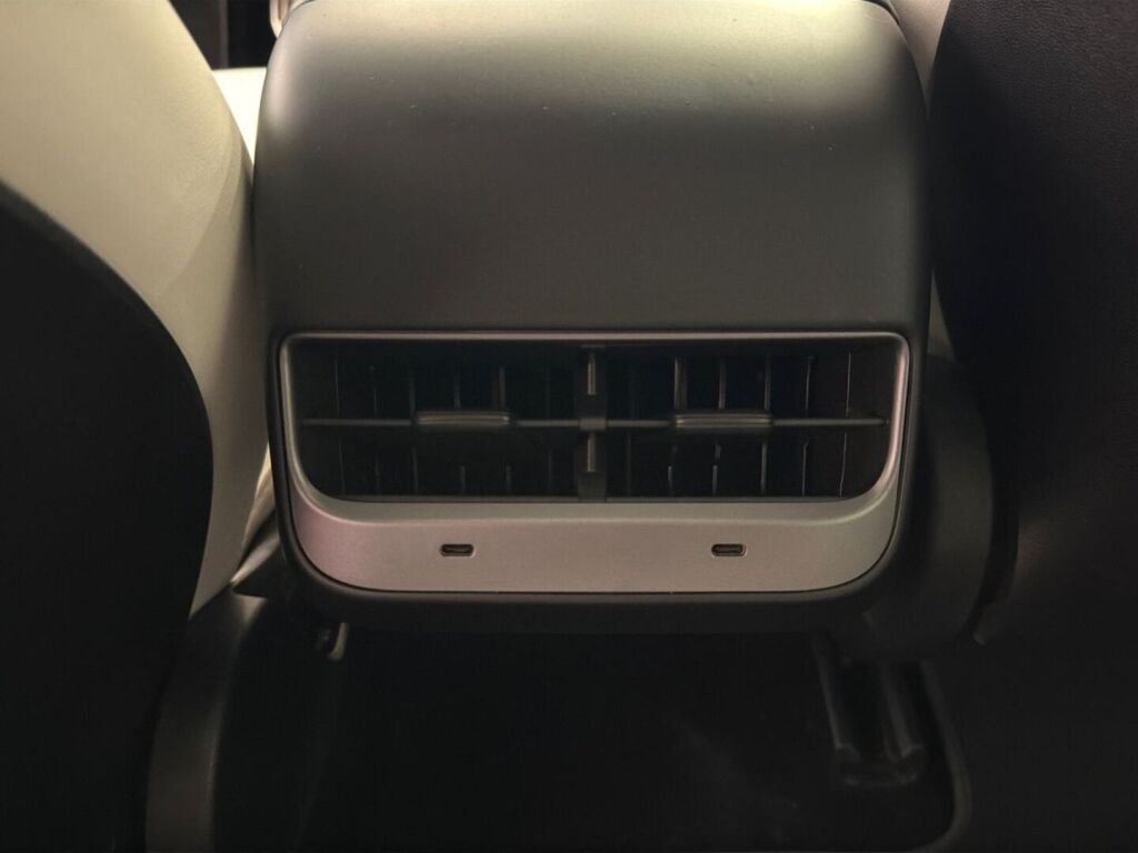 Tesla Model 3 2020 Valkoinen