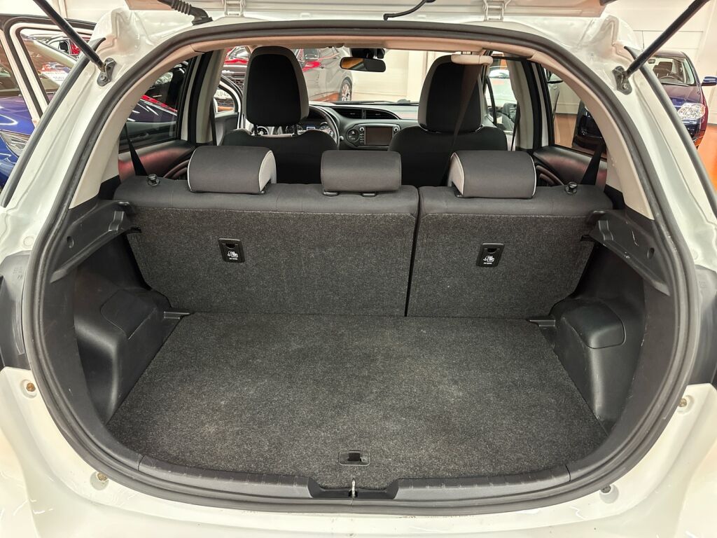 Toyota Yaris 2020 Valkoinen