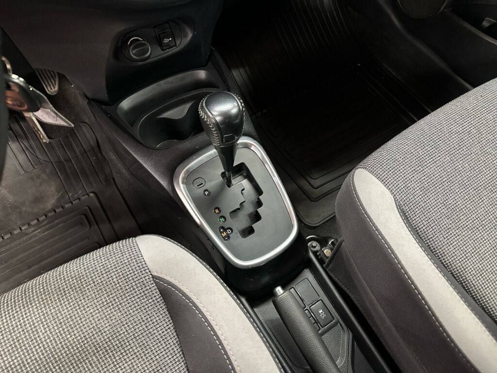 Toyota Yaris 2020 Valkoinen