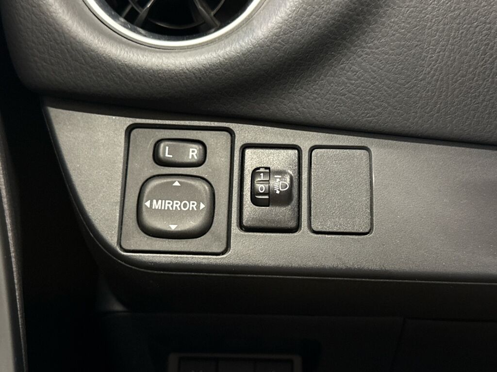 Toyota Yaris 2020 Punainen