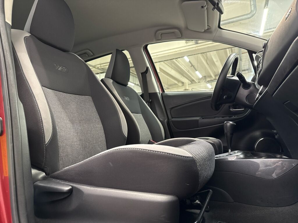 Toyota Yaris 2020 Punainen