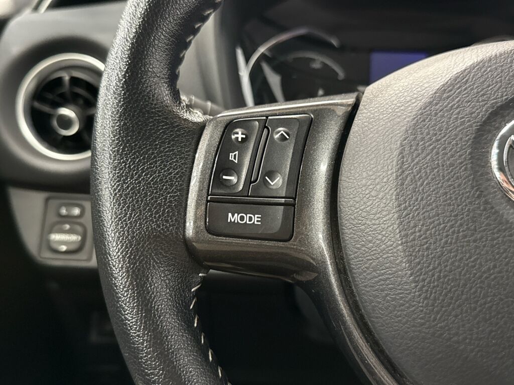 Toyota Yaris 2020 Punainen