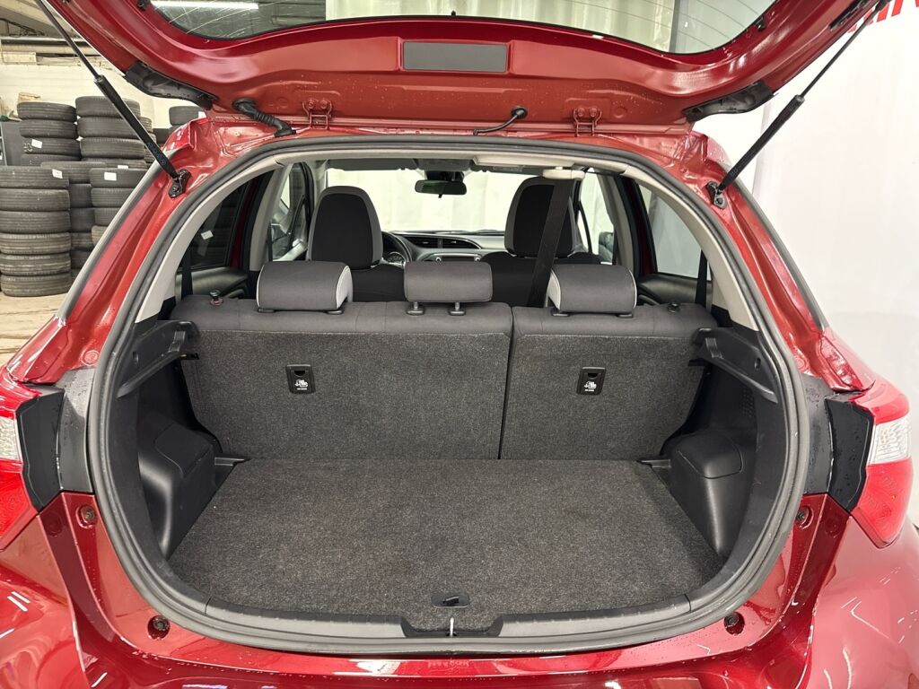 Toyota Yaris 2020 Punainen