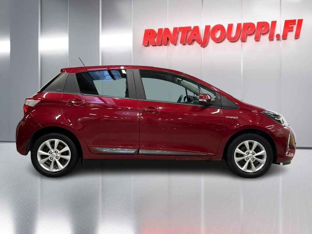 Toyota Yaris 2020 Punainen