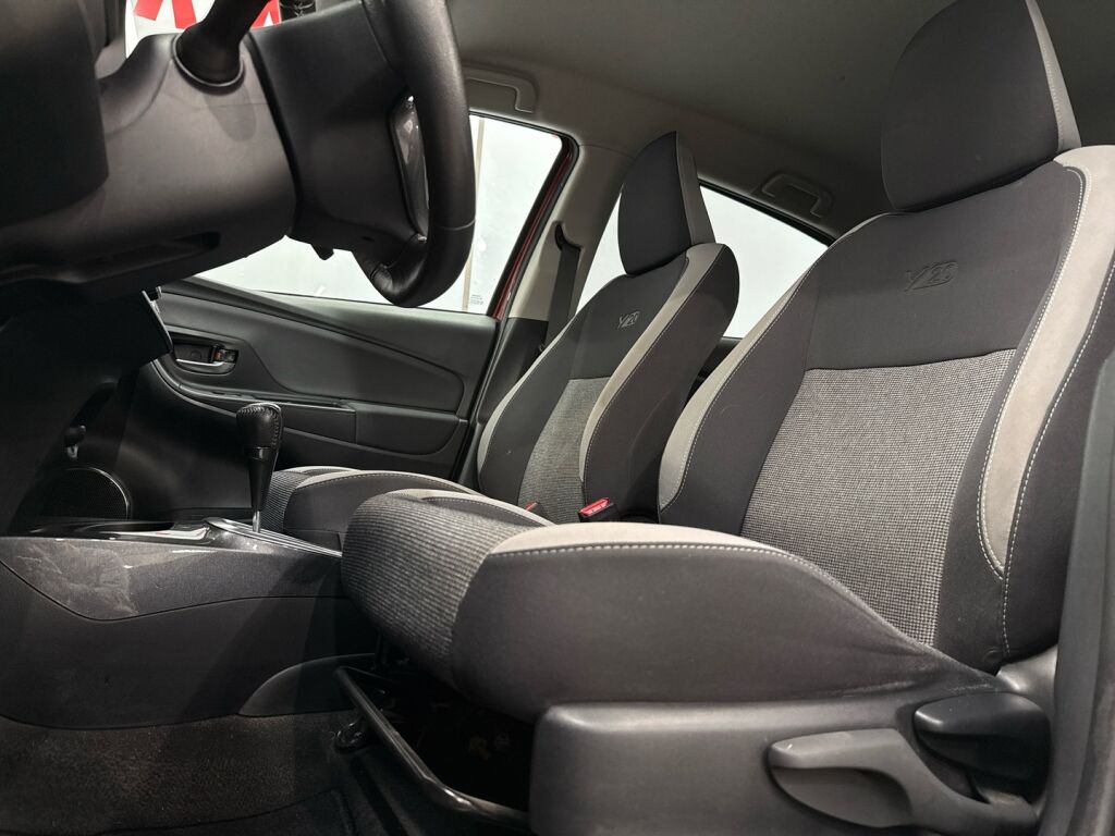 Toyota Yaris 2020 Punainen