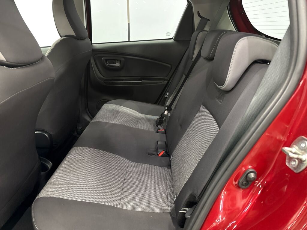 Toyota Yaris 2020 Punainen