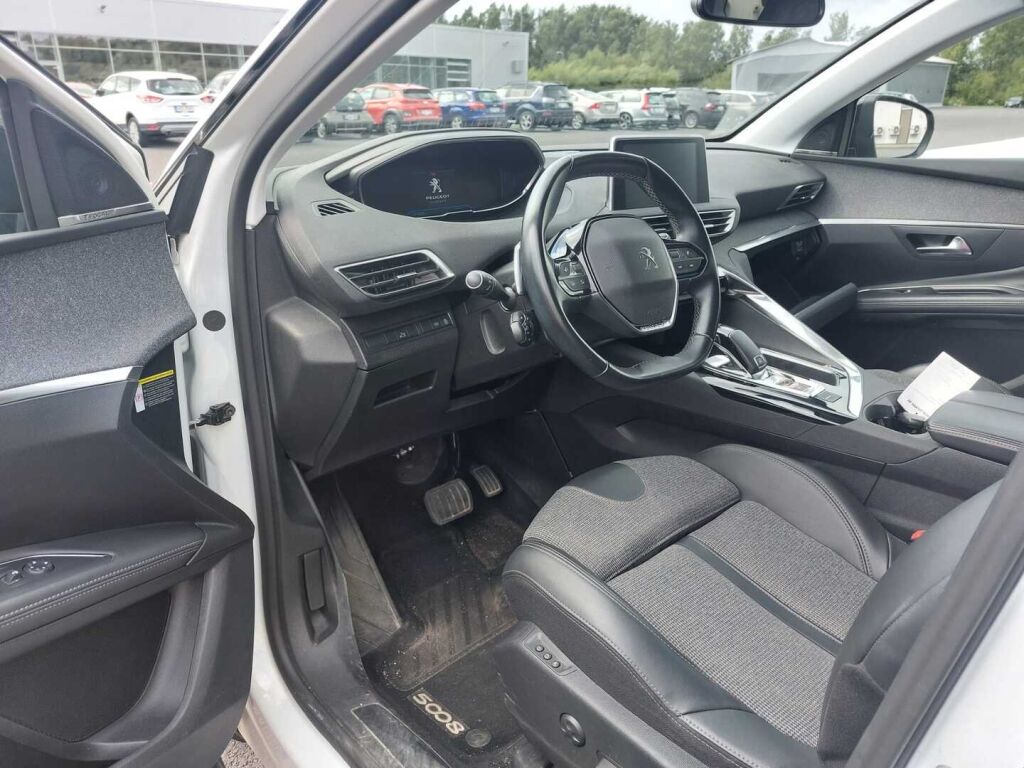 Peugeot 5008 2020 Valkoinen