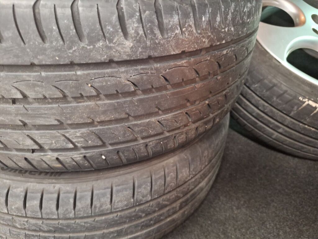 Volkswagen Polo 2011 Punainen