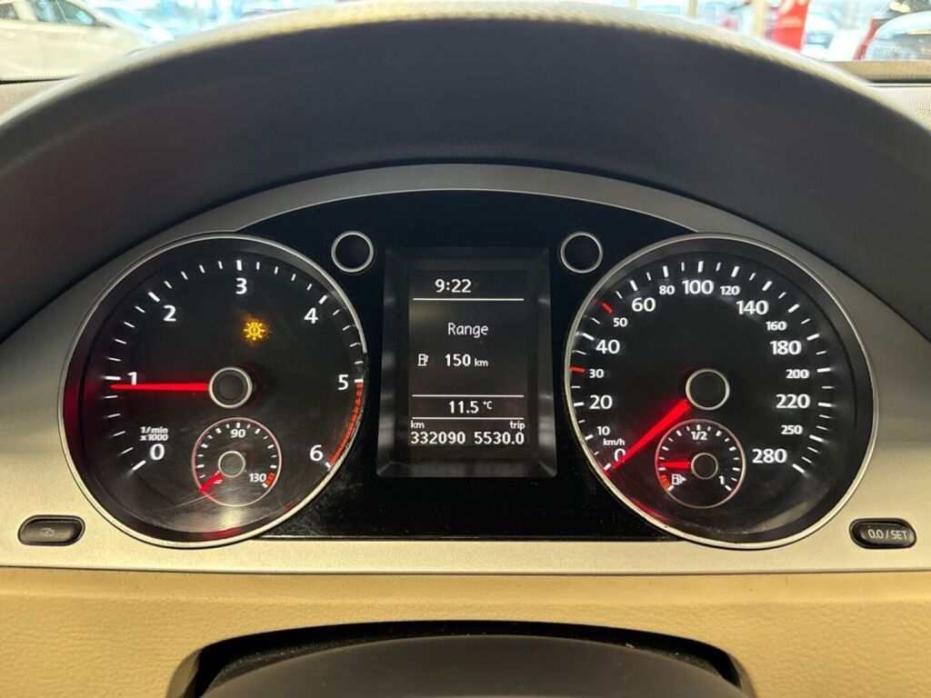 Volkswagen Passat CC 2010 Ruskea (beige)