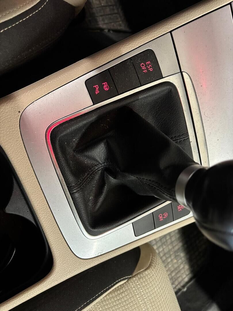 Volkswagen Passat CC 2010 Ruskea (beige)