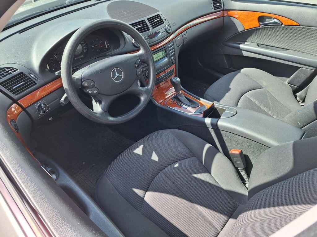 Mercedes-Benz E 2007 Harmaa