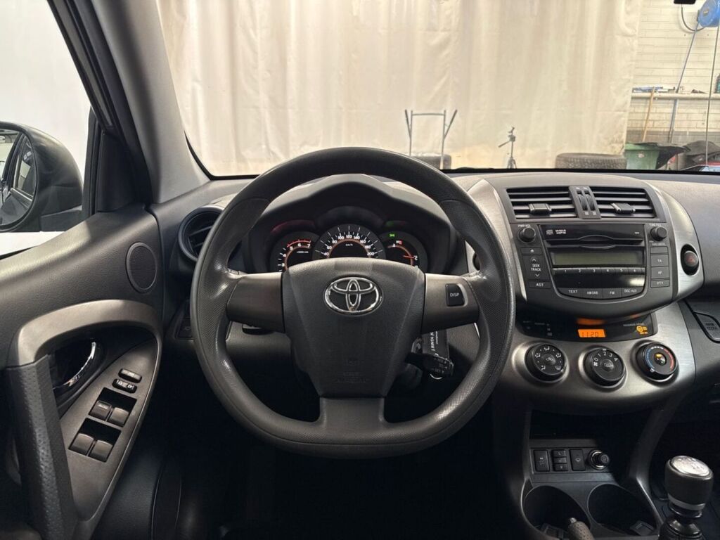 Toyota RAV4 2010 Harmaa