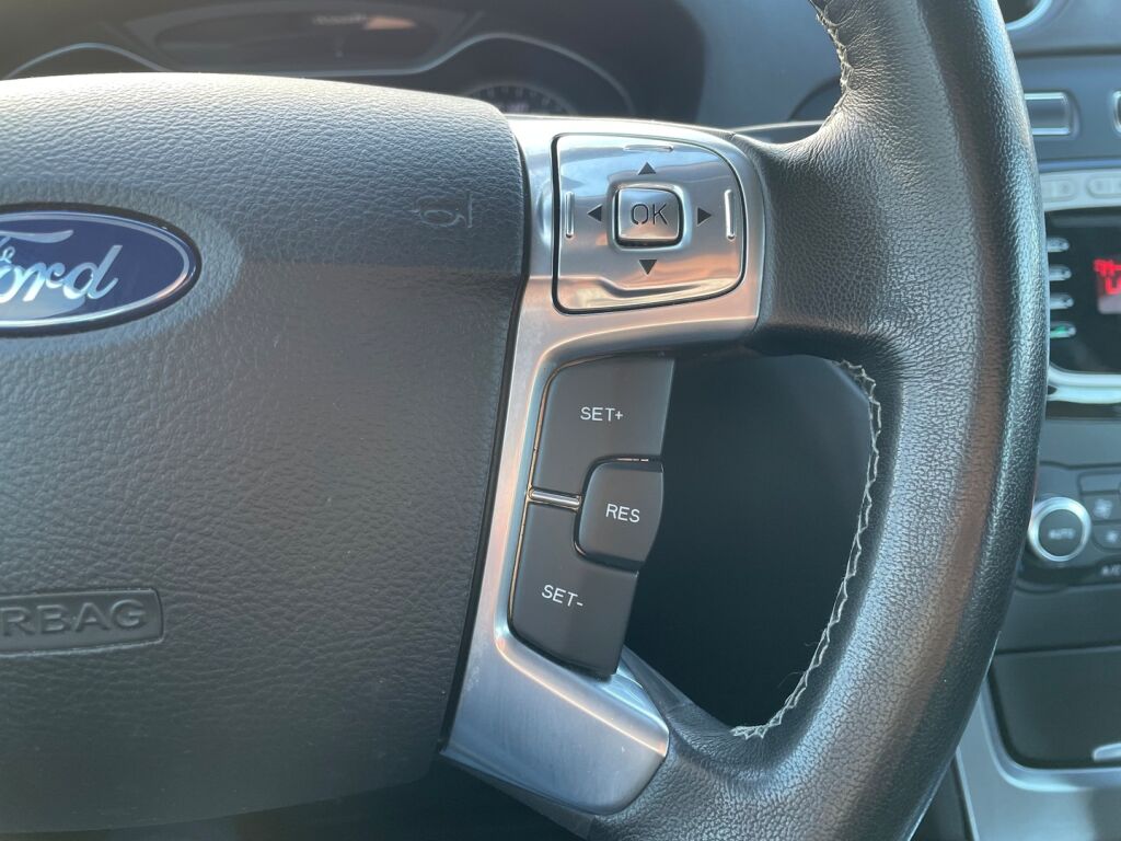 Ford Mondeo 2011 Ruskea (beige)