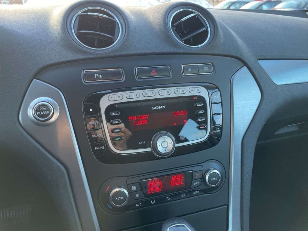 Ford Mondeo 2011 Ruskea (beige)