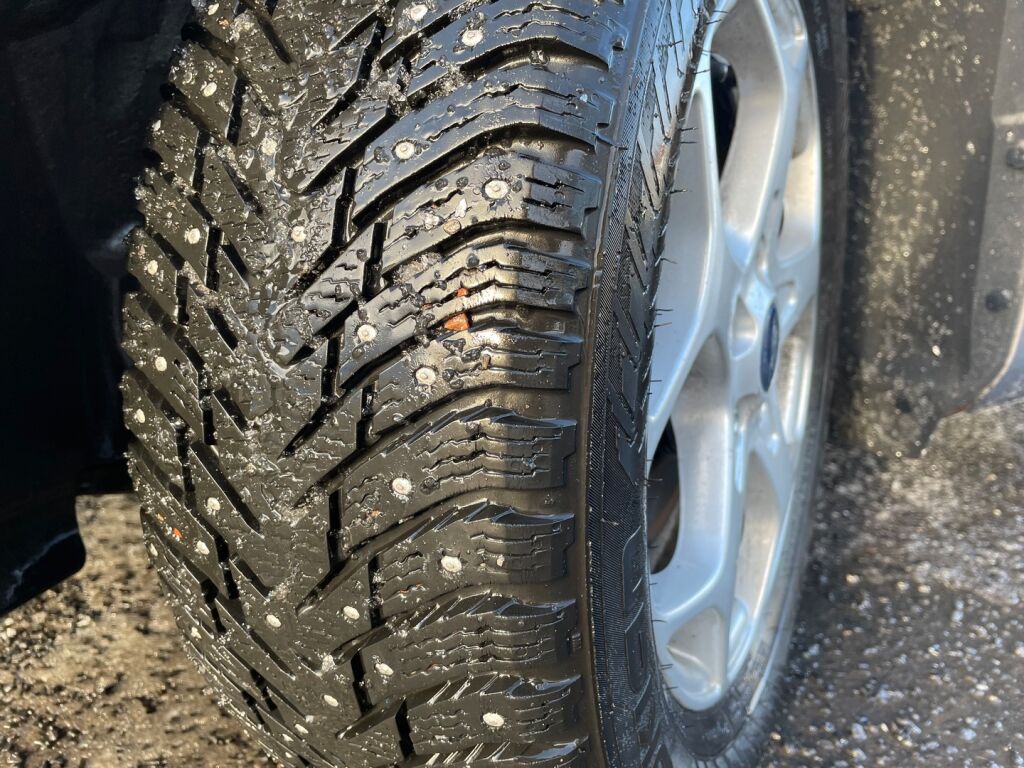 Ford Mondeo 2011 Ruskea (beige)