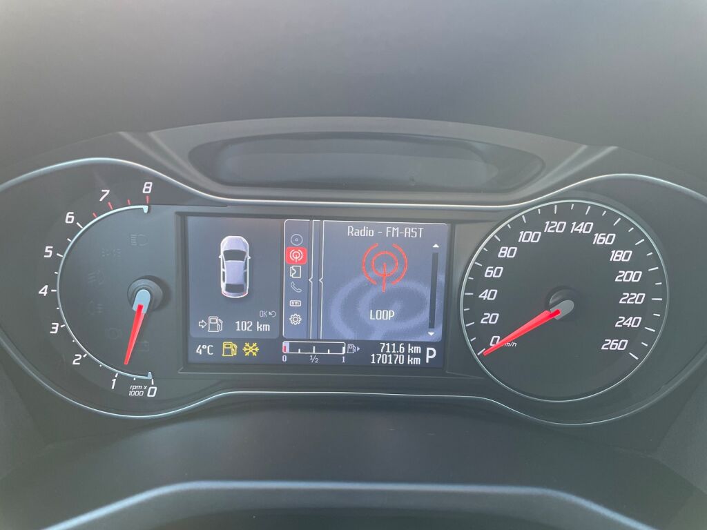 Ford Mondeo 2011 Ruskea (beige)