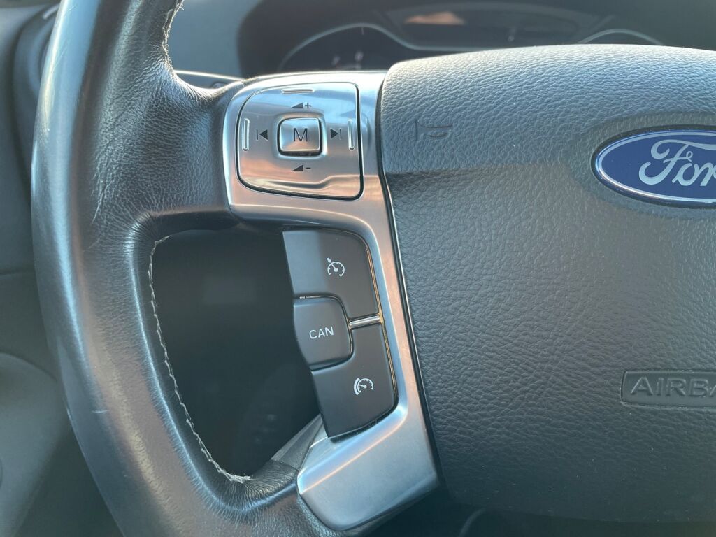 Ford Mondeo 2011 Ruskea (beige)