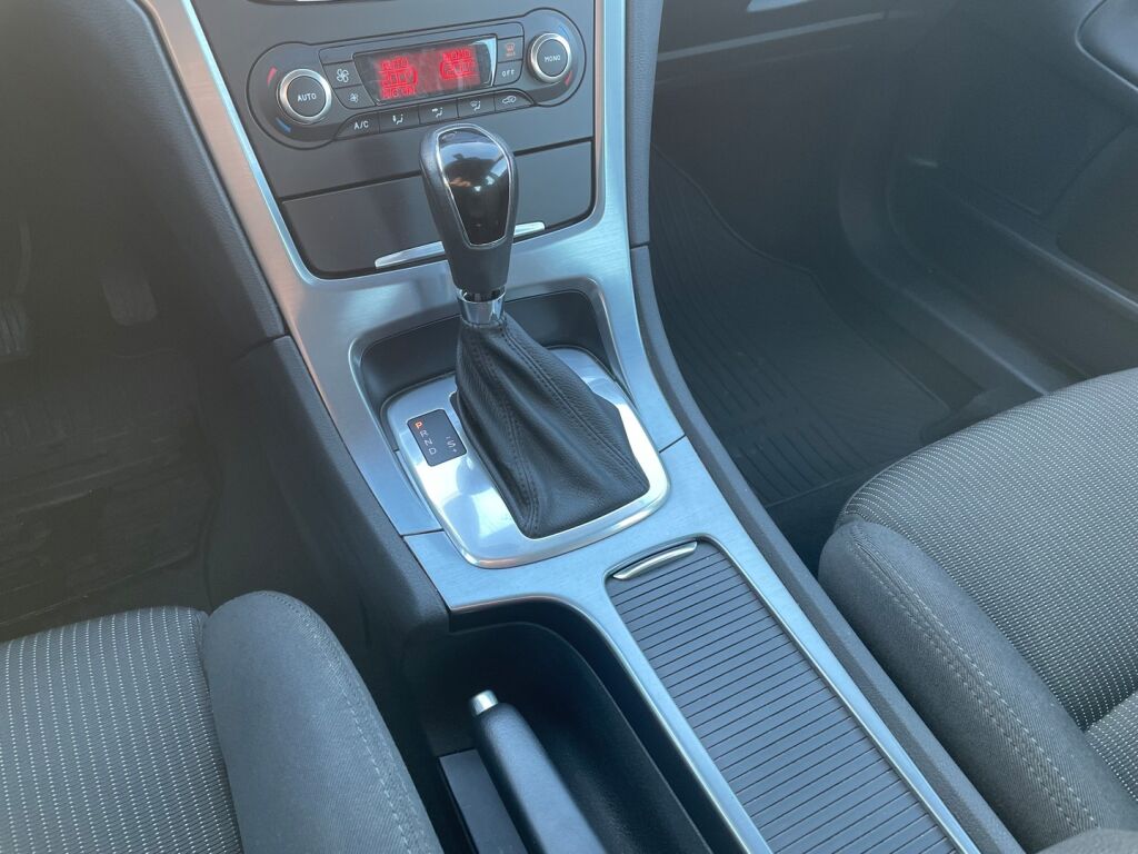 Ford Mondeo 2011 Ruskea (beige)