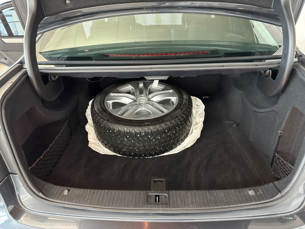 Mercedes-Benz E 2010 Harmaa