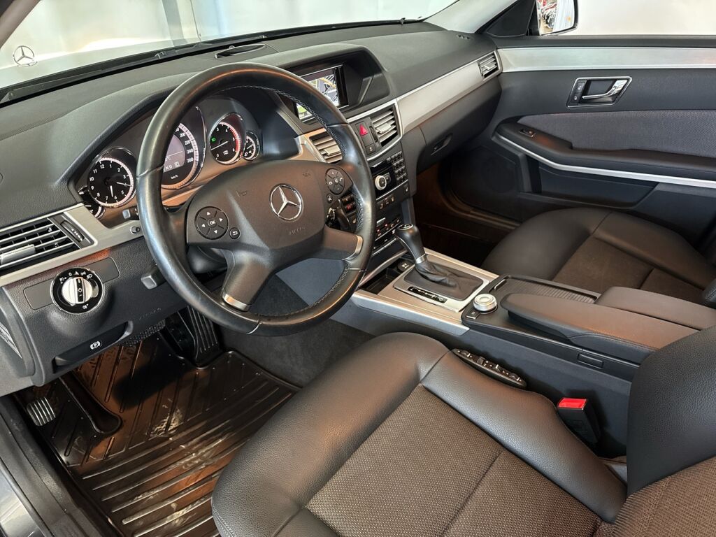 Mercedes-Benz E 2010 Harmaa